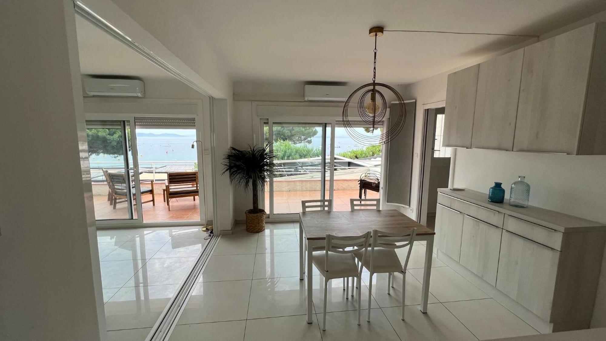 Precioso Apartamento Moderno En Primera Linea Del Mar Av-11 Roses Exterior photo