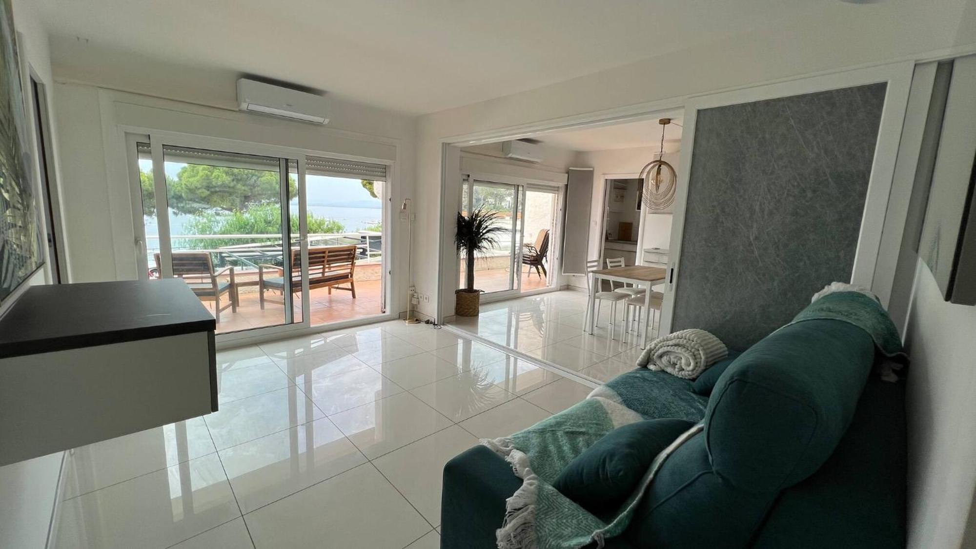 Precioso Apartamento Moderno En Primera Linea Del Mar Av-11 Roses Exterior photo