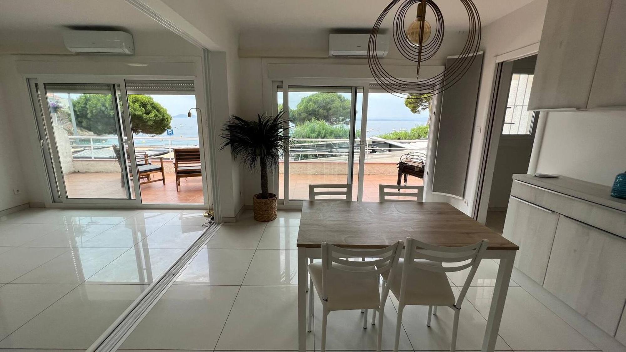 Precioso Apartamento Moderno En Primera Linea Del Mar Av-11 Roses Exterior photo